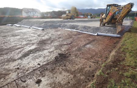 GRADNJA DOMA ZAŠČITE IN REŠEVANJA Z MEDGENERACIJSKIM CENTROM RAKEK 5 FOTO LJUBO VUKELIČ